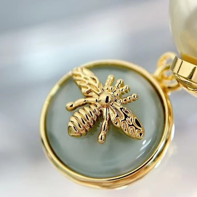 2025 New Pink Fashion Ol Pearl Earrings Women's Cd Letter Bee Color Round Buckle Earrings