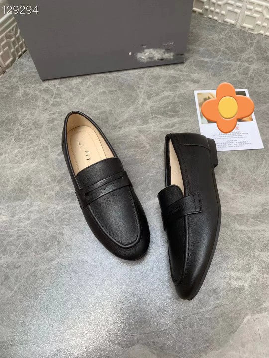 Simple Fashion Beige Black and White Color Cowhide Leather Round Toe Loafers Shoe