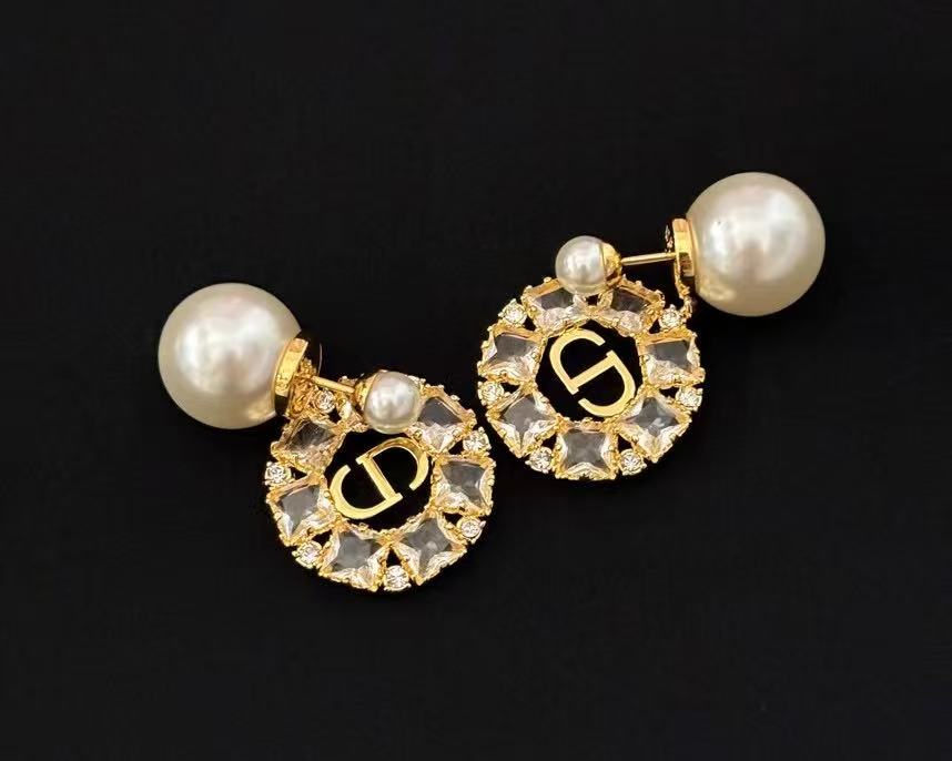 French Retro Front And Back Pearl Earrings Women's Light Luxury Round Letter Square Diamond Earrings