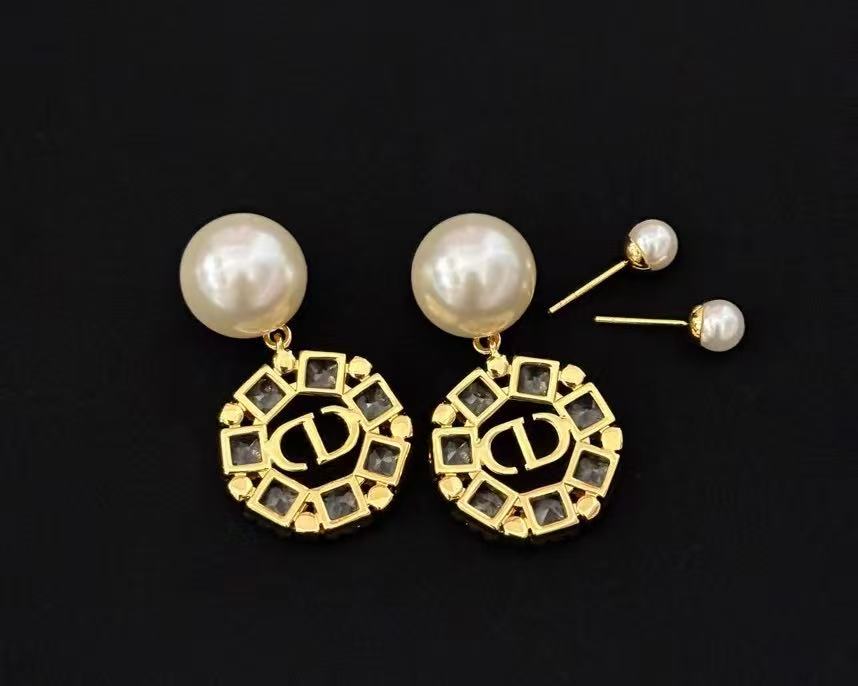 French Retro Front And Back Pearl Earrings Women's Light Luxury Round Letter Square Diamond Earrings
