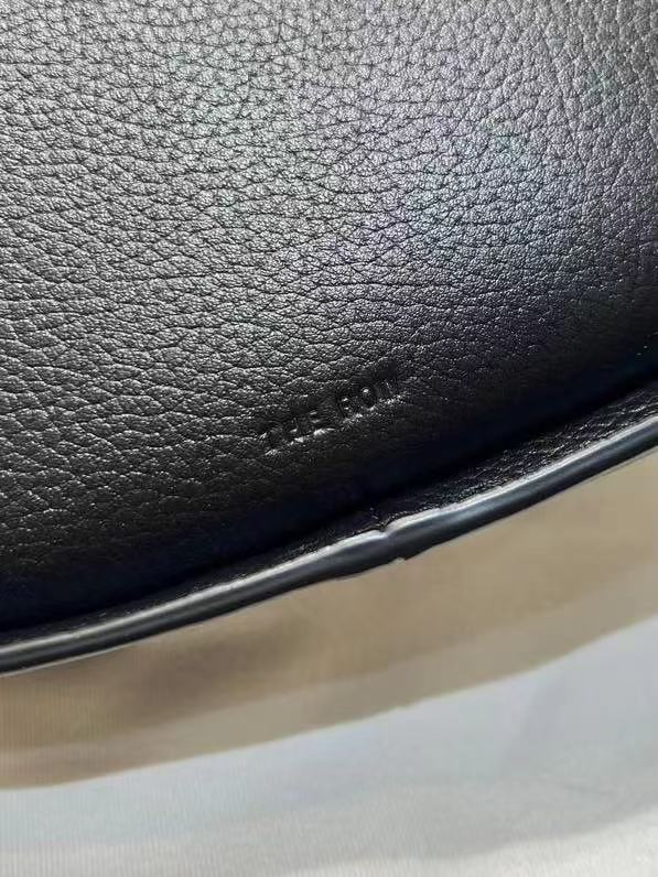 2025 Black Niche Commuting Extremely Simple Shoulder Half-moon Bag For Women Kendall's Baguette Crescent Bag Underarm