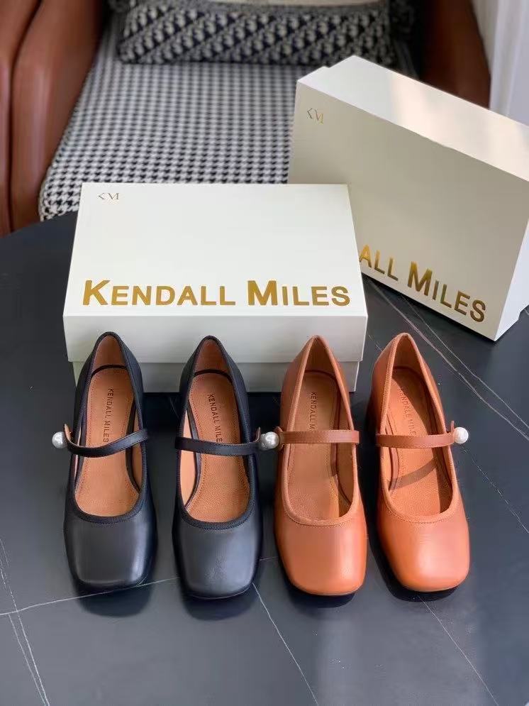 2025 Spring Summer New Black Cowhide Thick Heel Mary Jane Single Shoes Women's French Square Head Shallow Mouth Strap Pearl Bridesmaid Shoes