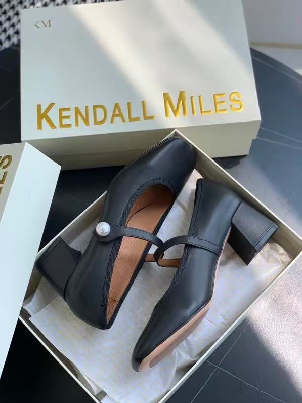 2025 Spring Summer New Black Cowhide Thick Heel Mary Jane Single Shoes Women's French Square Head Shallow Mouth Strap Pearl Bridesmaid Shoes