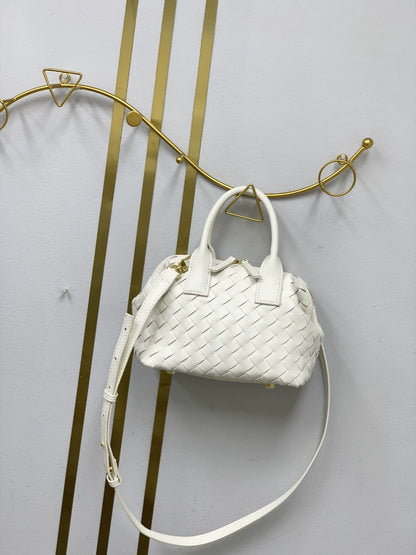 2025 New Milk Tea Color Cassette Leather Handbag Women's Woven Brick Casual One-shoulder Crossbody Bowling Bag